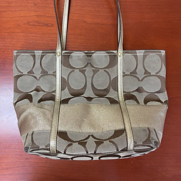 Coach Purse❤️❤️ - Picture 4 of 9